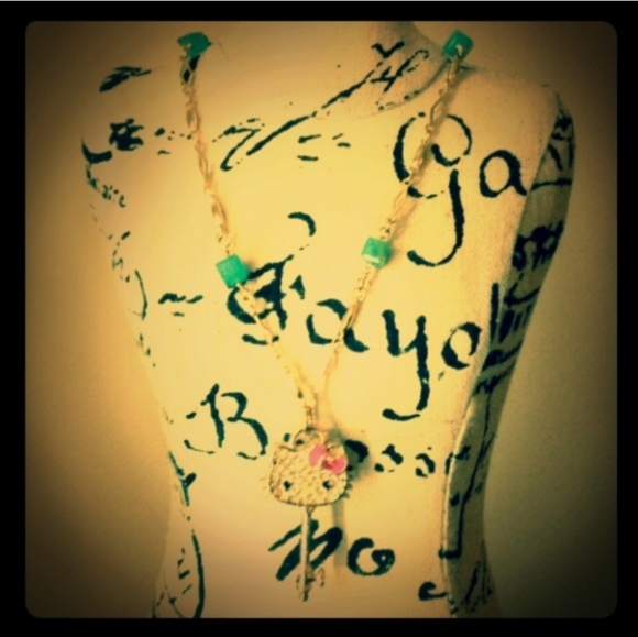 NWT Hello Kitty Rhinestone Key Necklace! - Picture 4 of 6